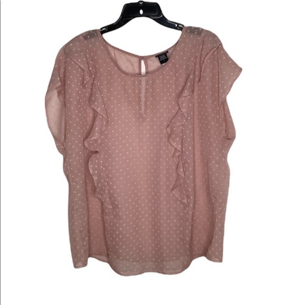 Torrid 1 shear textured soft pink ruffles sleeveless blouse size 1X EUC